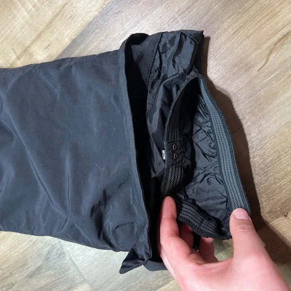 The North Face women's HyVent waterproof insulated snow/ski pants Size Small - Picture 6 of 16